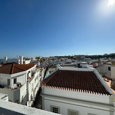 Lagos Central Hostel לאגוּ‏ש