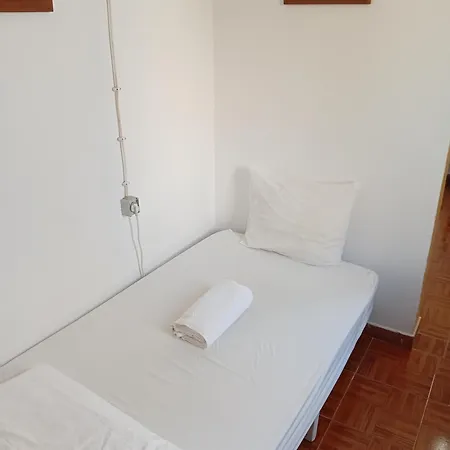 Lagos Central Hostel לאגוּ‏ש