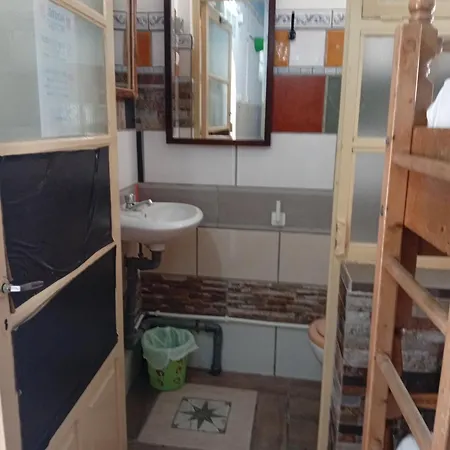 Lagos Central Hostel * Λάγος